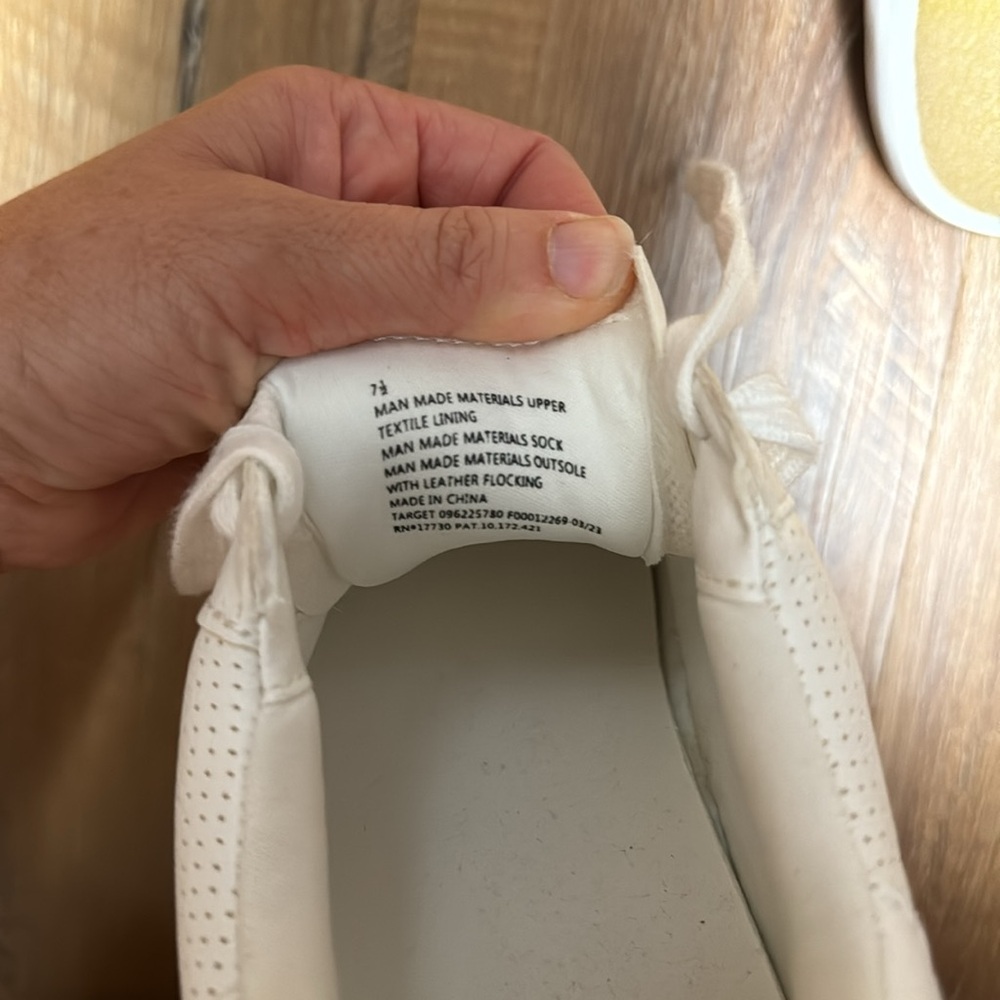 White leather shoes - Picture 4 of 5